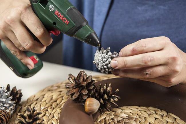 Jak zrobić stroik świąteczny? Projekt DIY - Instrukcja "krok po kroku