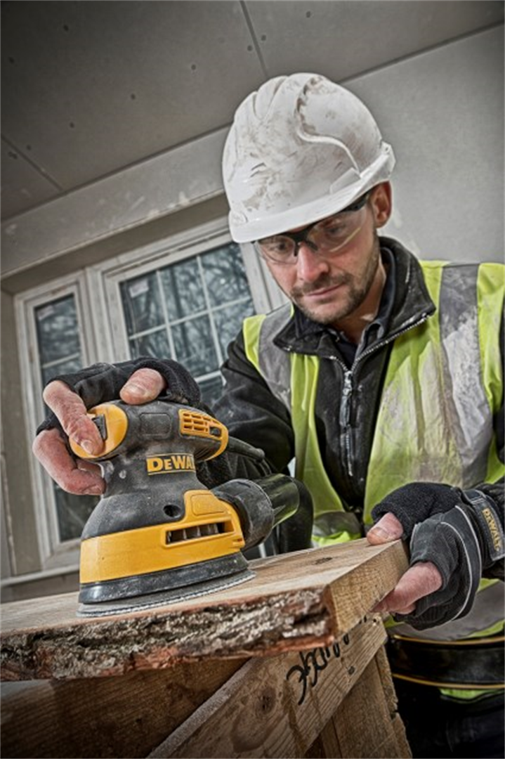 Szlifierka mimośrodowa DeWalt DWE6423 | Narzedzia.pl