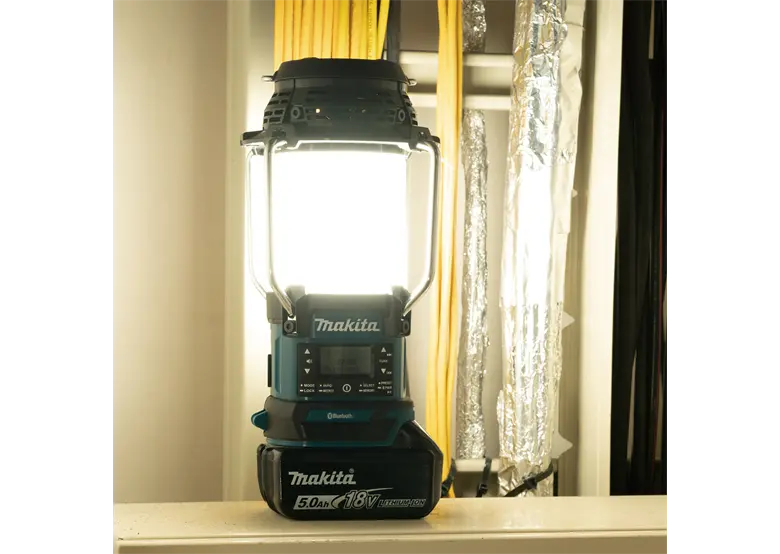 Radio Bluetooth z lampą Makita DMR056